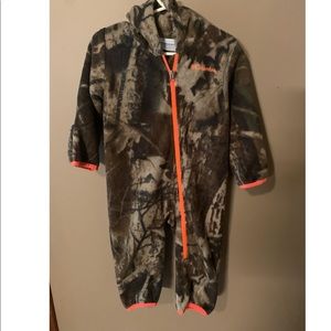 🔥SOLD 🔥  12-18mo Columbia Fleece suit